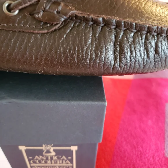 Elegant Women's Brown Leather Moccasins - Picture 5 of 6